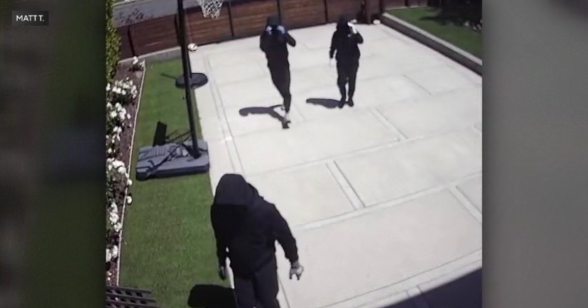 Studio City neighbors concerned over increase in home burglaries 