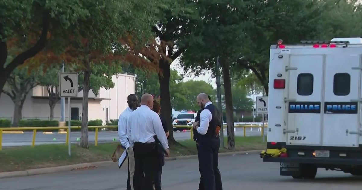 Off-duty officer shoots, injures suspect in Dallas nightclub parking lot, officials say 
