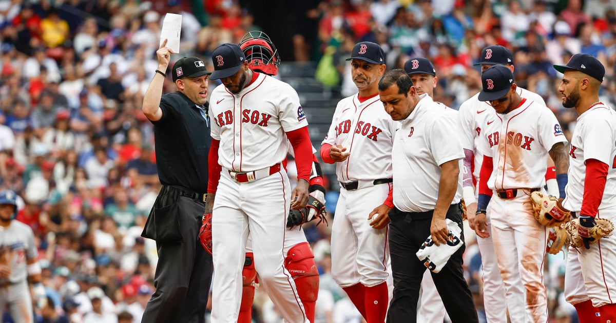 Aroldis Chapman day-to-day with back tightness 