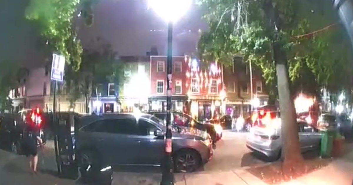 Video shows chaos amid Baltimore's Federal Hill shooting 