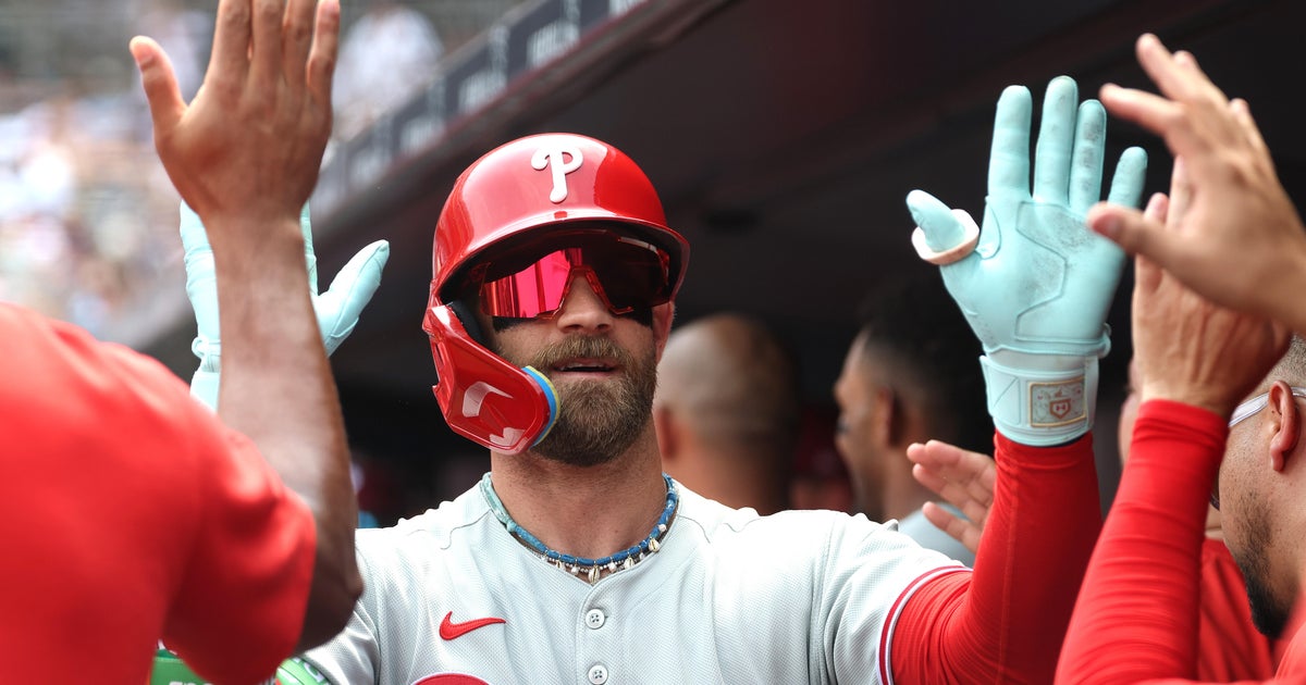 Bryce Harper reportedly curses out MLB commissioner over salary cap talk 