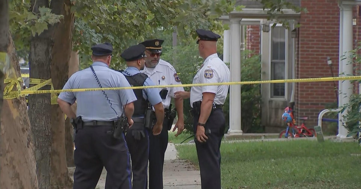 Off-duty officer injured after altercation in South Philly; suspect arrested 