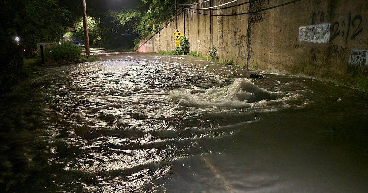Massive water main break shuts down Homestead Duquesne Road in West Mifflin 