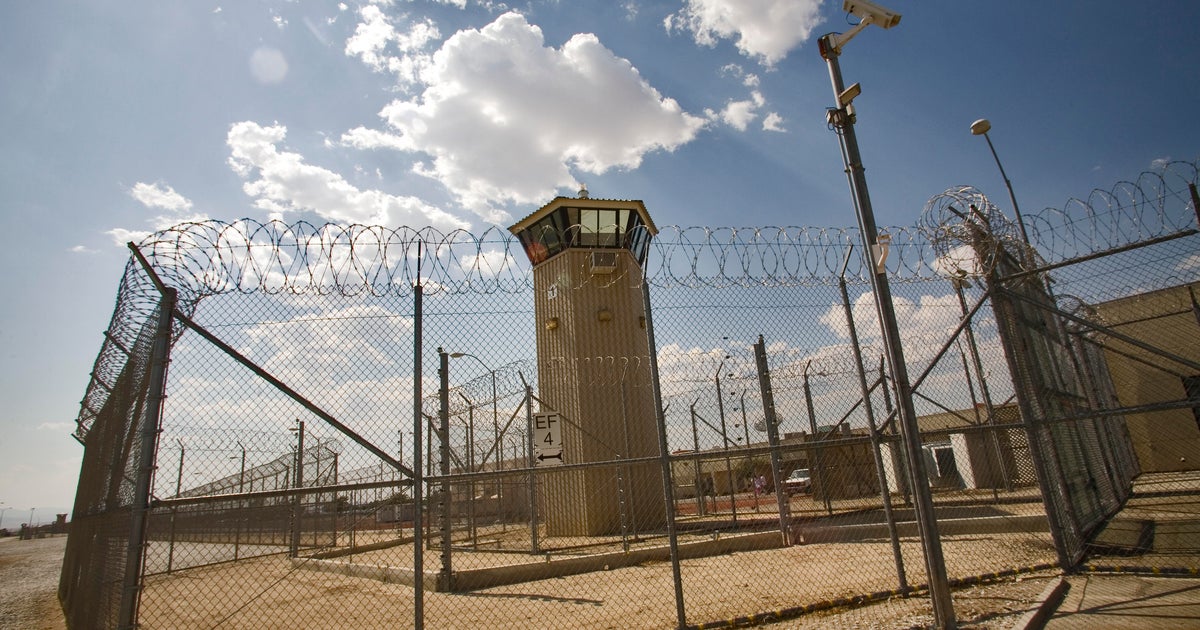 2 guards allegedly stabbed by inmate in Los Angeles County state prison 