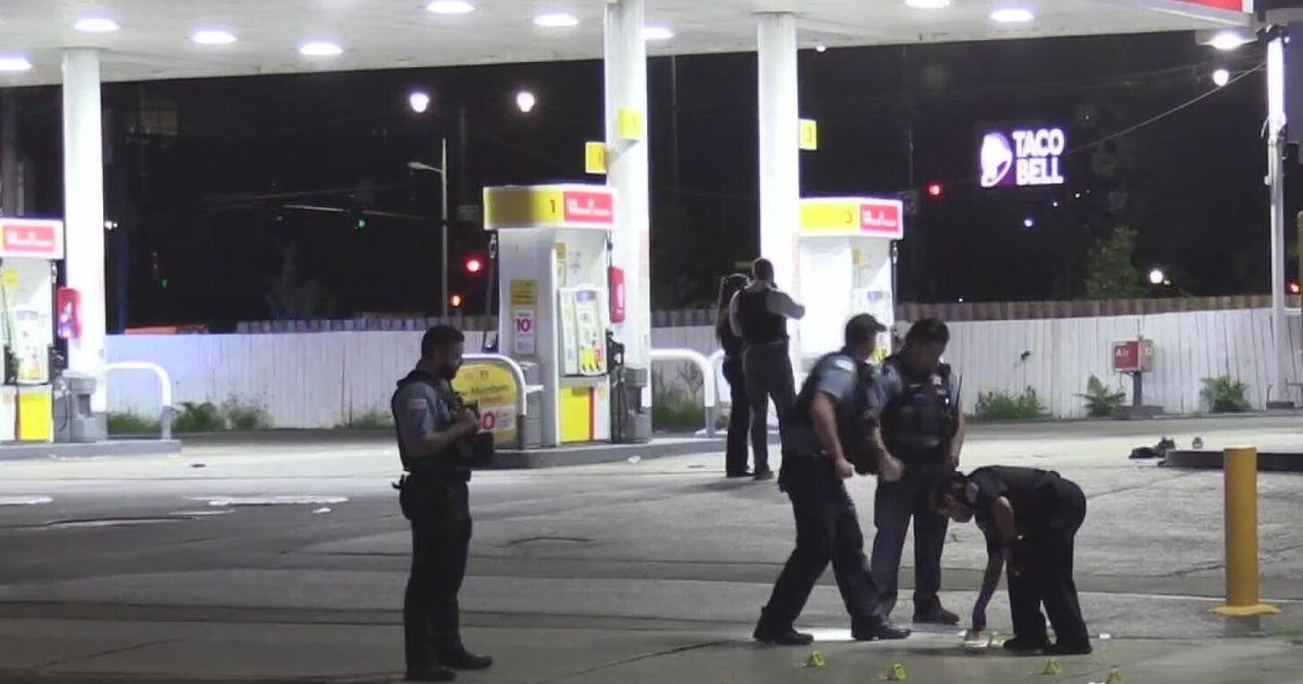 2 men injured in drive-by shooting on Chicago's Near West Side 