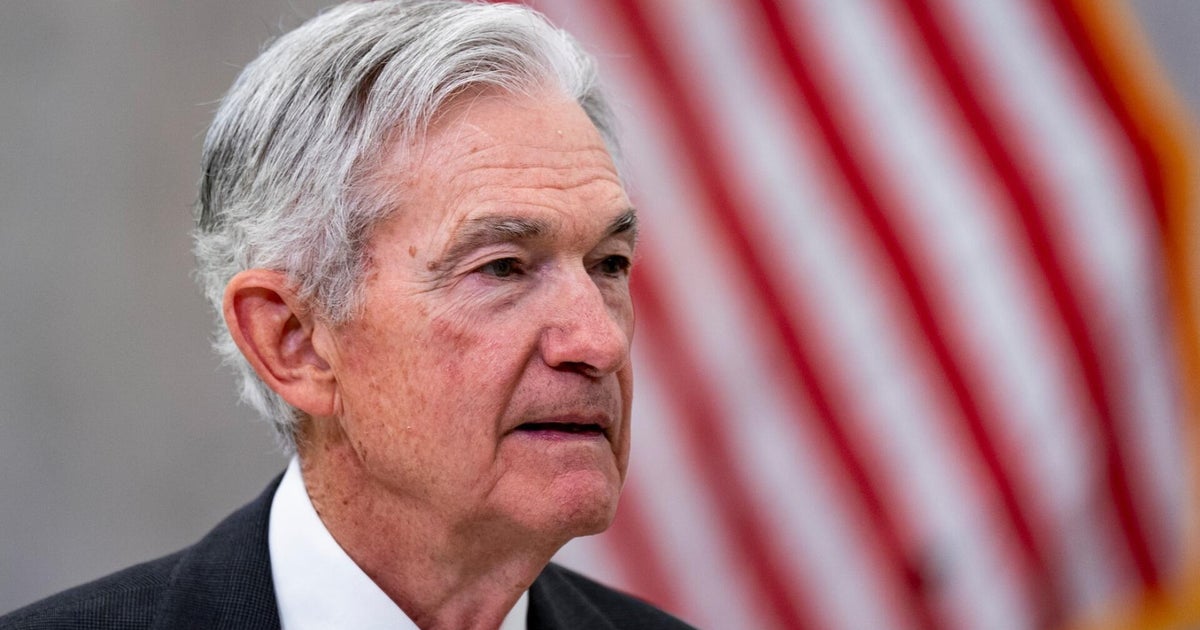 Fed Holds Rates Amid FOMC Dissent, Uncertainty