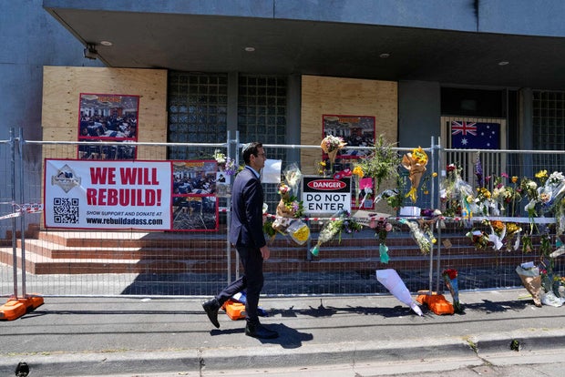 Prime Minister Anthony Albanese Visits Adass Israel Synagogue 