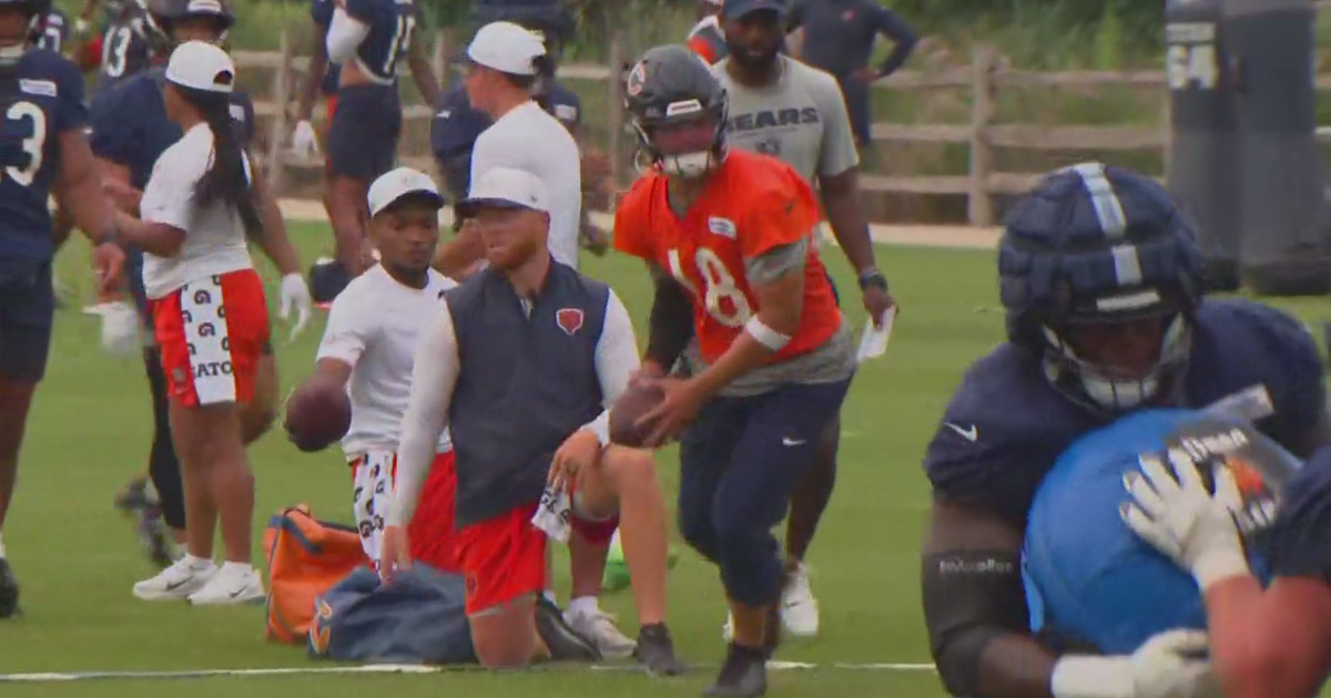 Caleb Williams getting used to coach Ben Johnson's offensive system 