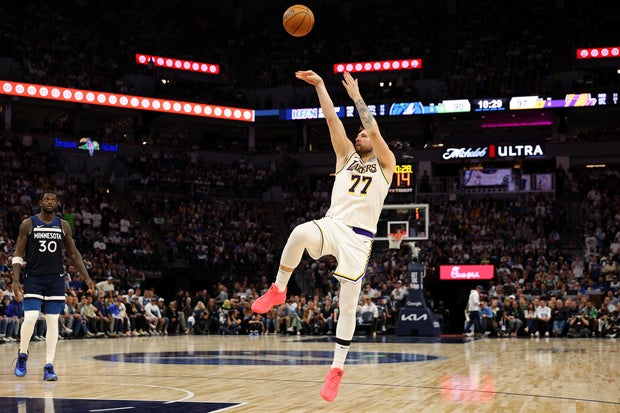 Luka Doncic signs extension with Los Angeles Lakers