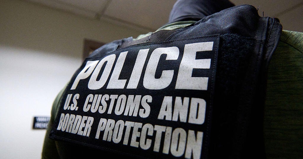 Appeals court largely keeps restrictions on immigration raids in L.A. area 