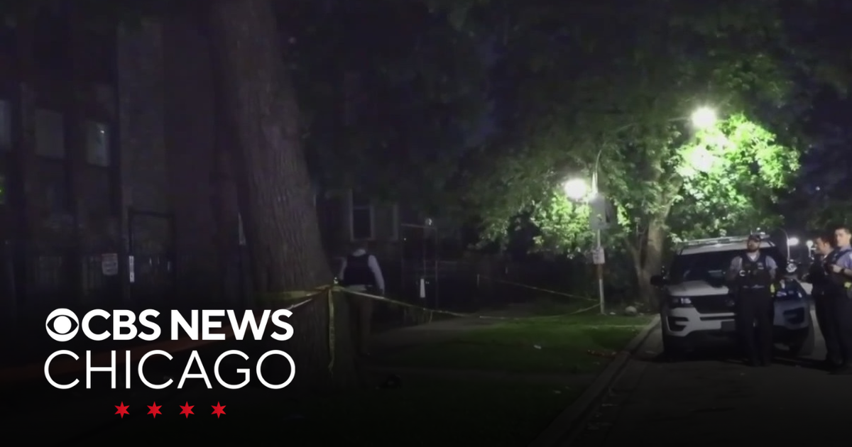 Woman, 19, critical after shooting in West Garfield Park - CBS Chicago