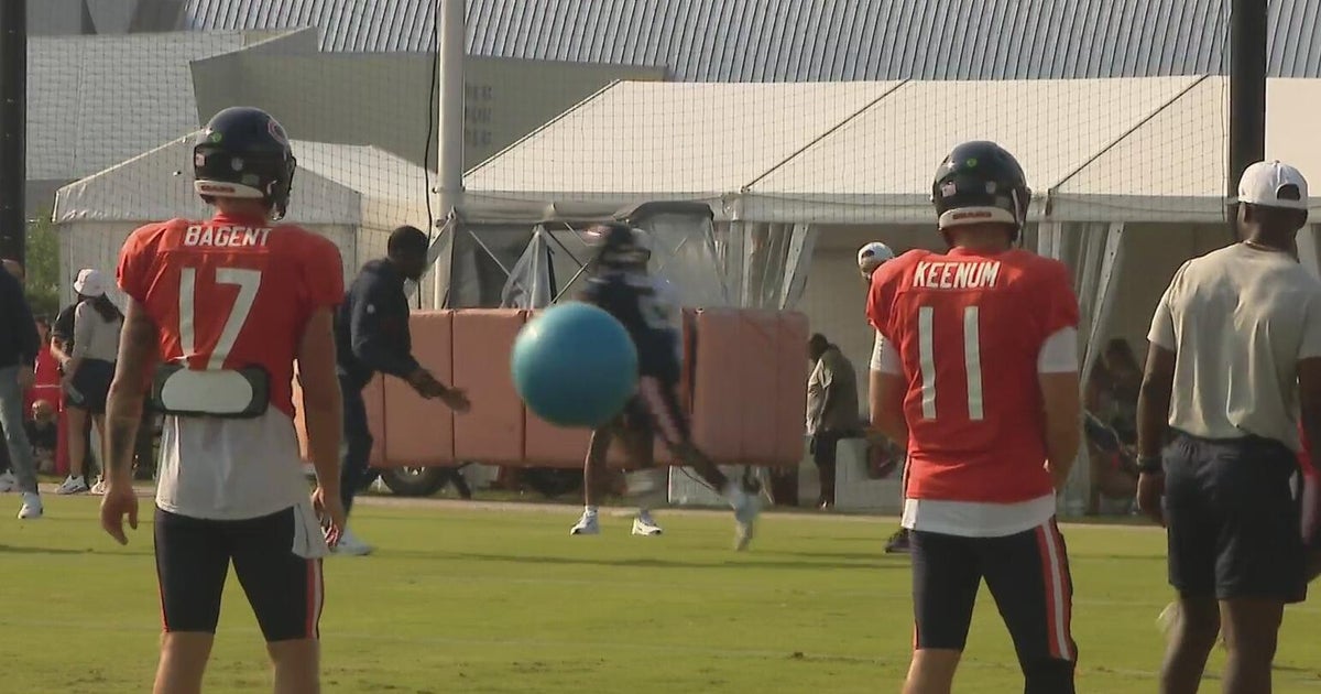 Bears' Keenum, Bagent compete for backup QB position at training camp 