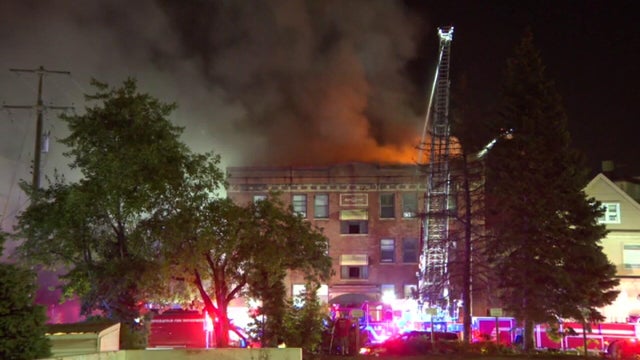 10p-pkg-new-mpls-apt-fire-folo-wcco8eqd.jpg 