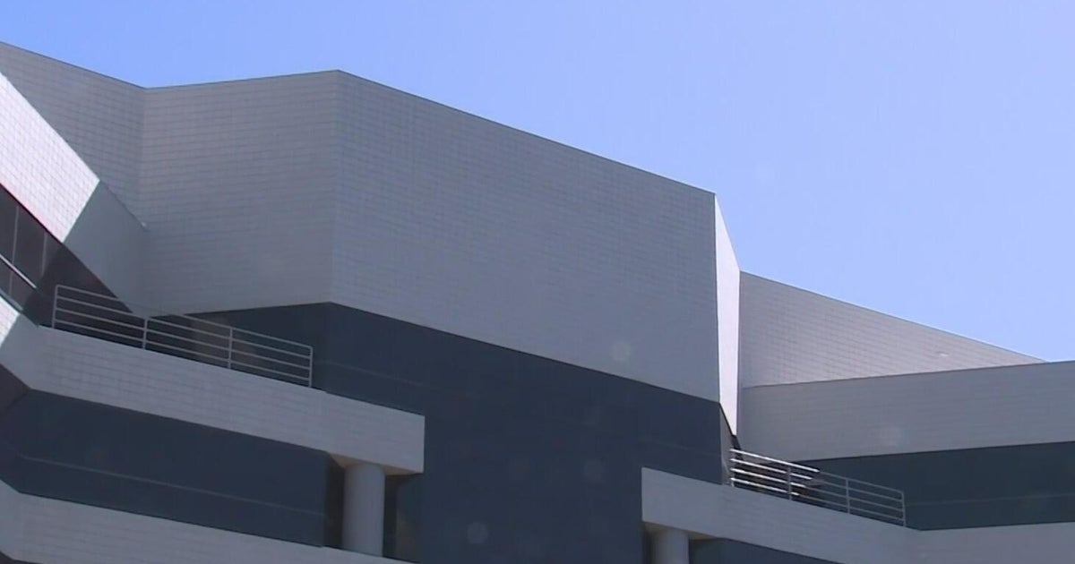 Man breaks into Sacramento area building, dies after falling from sixth-story balcony 