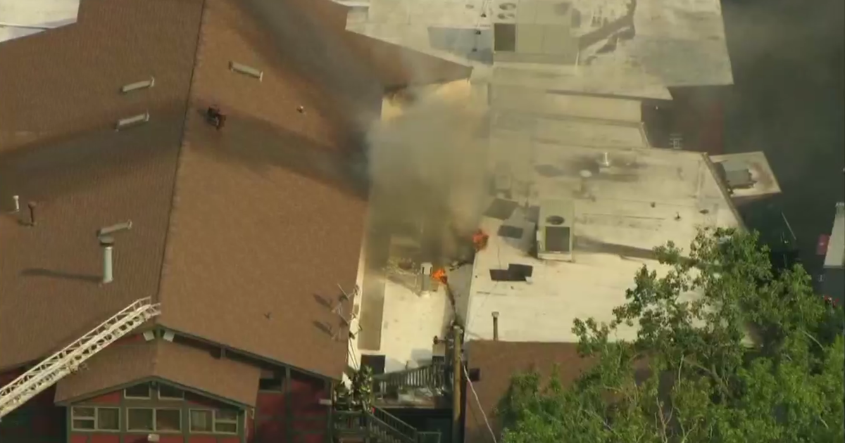 Fire rips through roof of Beggars Pizza location in Blue Island 