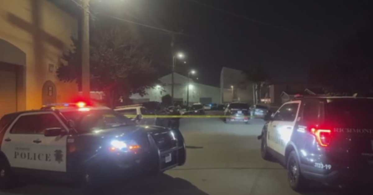 Richmond Police kill man who allegedly confronted them while armed with knives 
