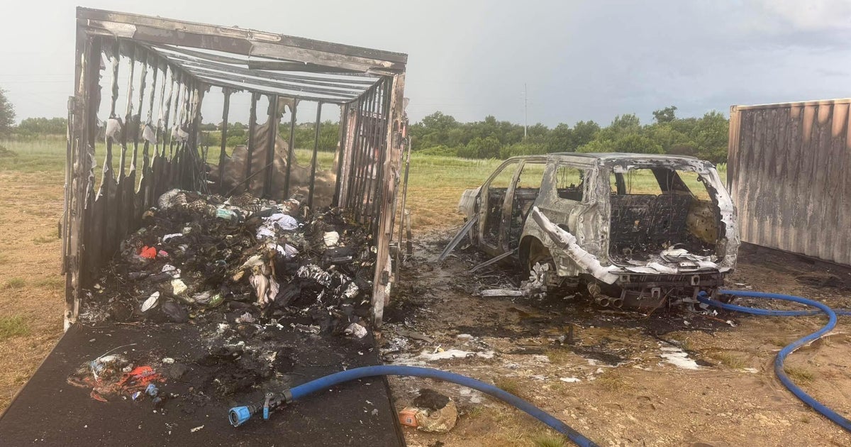 Hill Country flood relief volunteer's trailer destroyed by lightning, but spirit of giving continues 