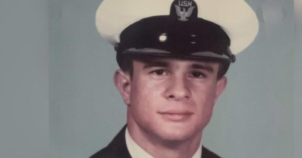 Disabled Navy vet escapes house fire near Miami Shores thanks to smoke alarm – CBS News