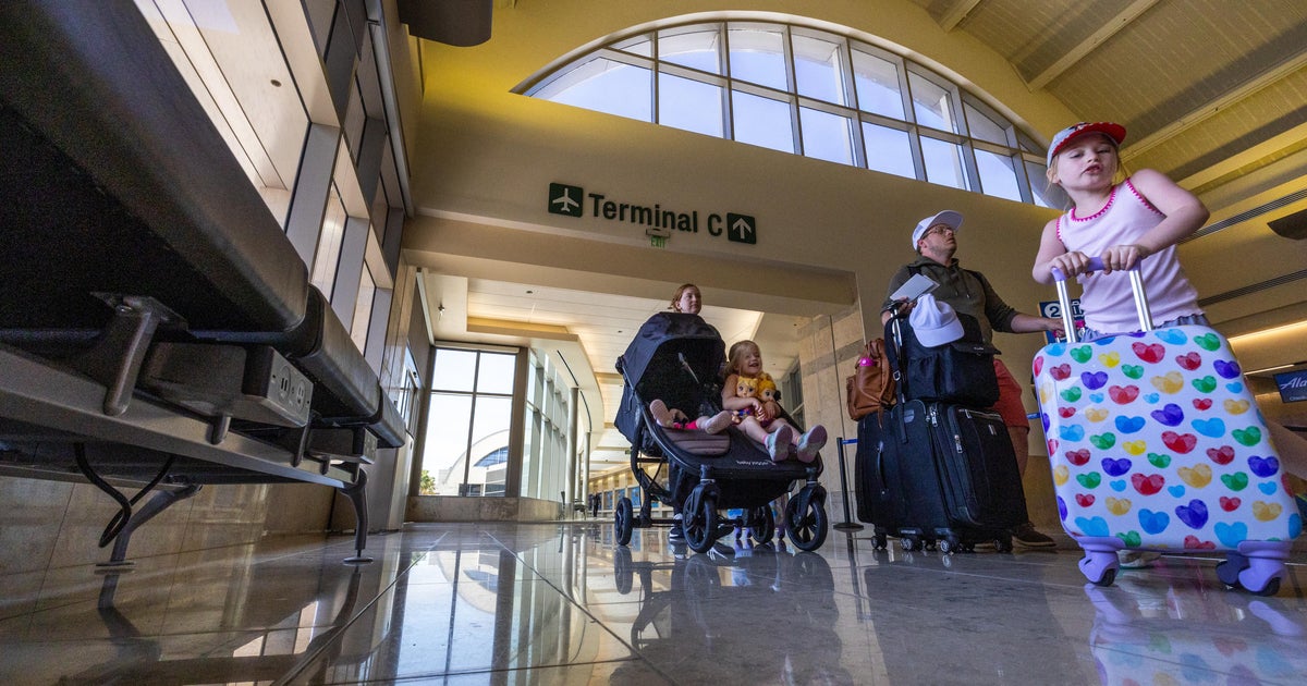 Orange County's John Wayne Airport launches new family friendly TSA line 