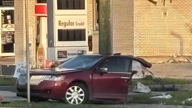 livonia-police-chase-crash.jpg 