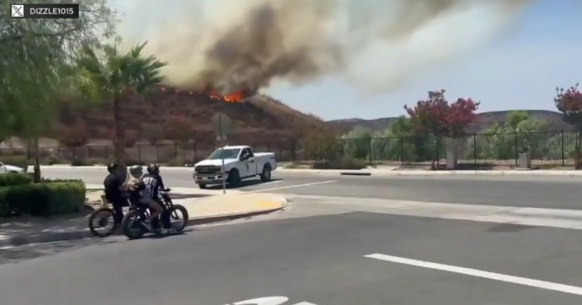 Firefighters halt progress of Keith Fire burning near Temecula 
