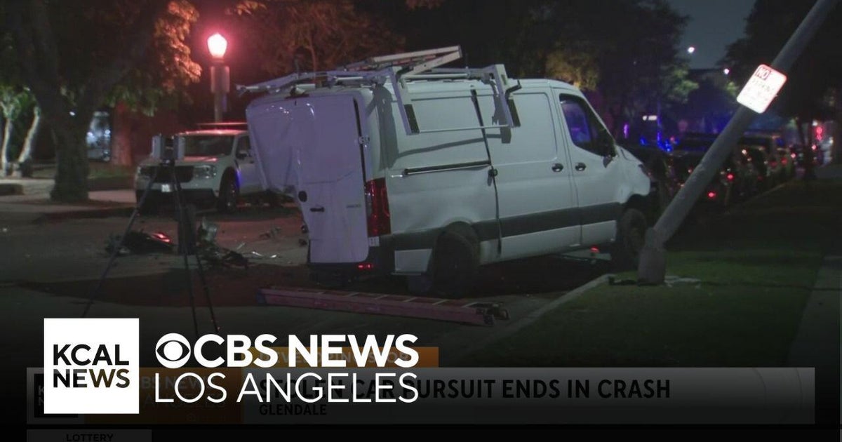 4 hospitalized after stolen car pursuit crash in Glendale - CBS Los Angeles