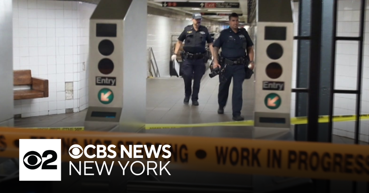 Woman slashed on NYC subway in Financial District - CBS New York