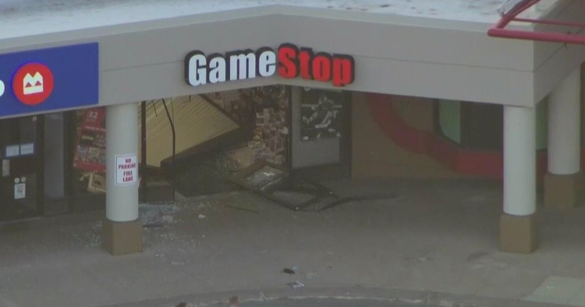 Police investigation underway at GameStop in on Chicago's Northwest Side 