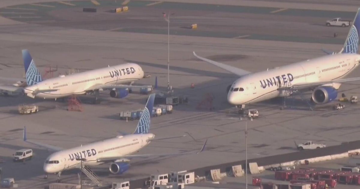 United Airlines flights taking off again after technical issue forced nationwide ground stop