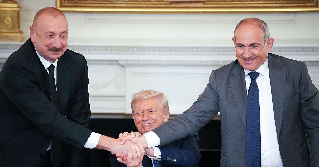 Armenia, Azerbaijan leaders sign peace agreement at White House summit 