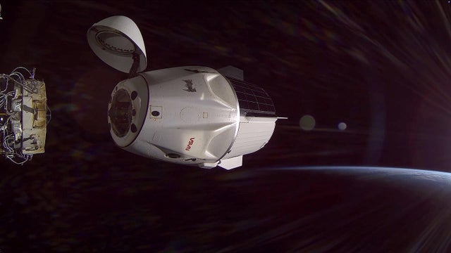 080825-undocking.jpg 
