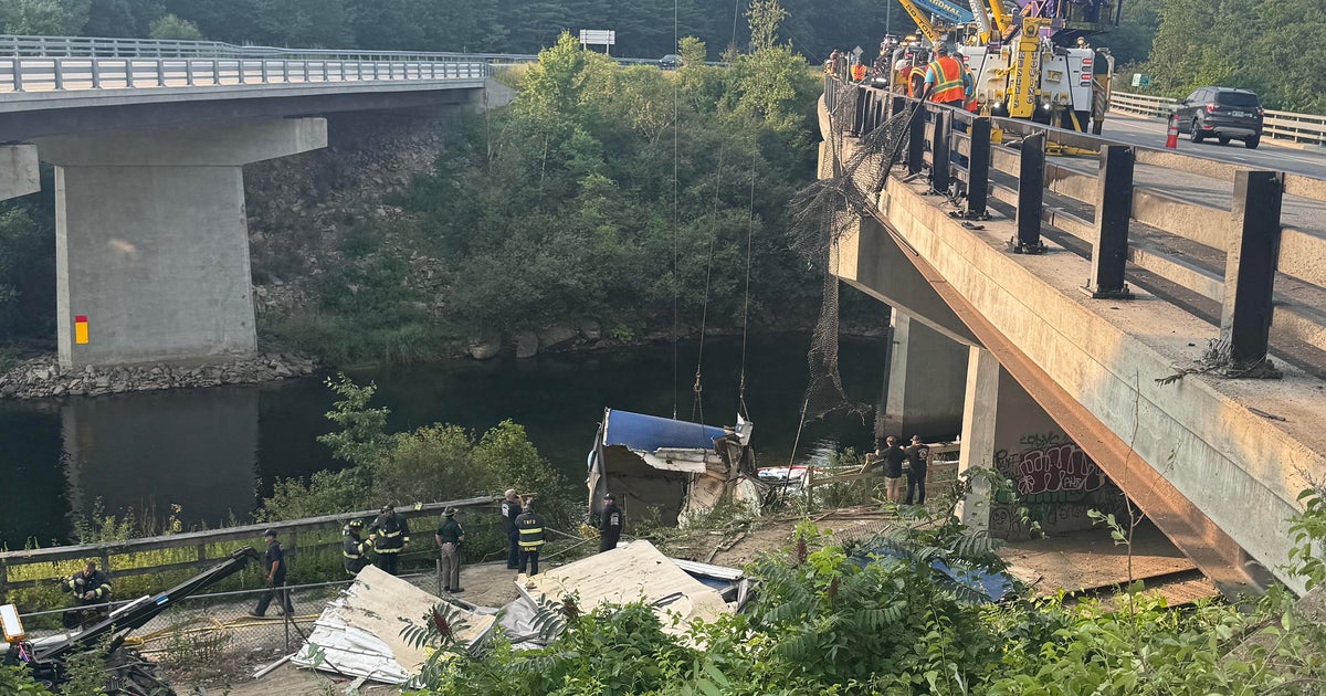 Driver dies after truck runs off I-93 and plunges into river in New Hampshire 