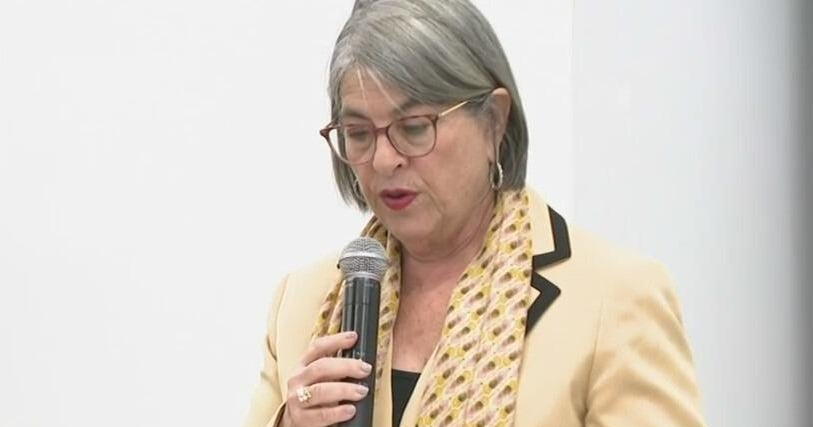 Residents meet with Miami-Dade County mayor over budget cut concerns – CBS News