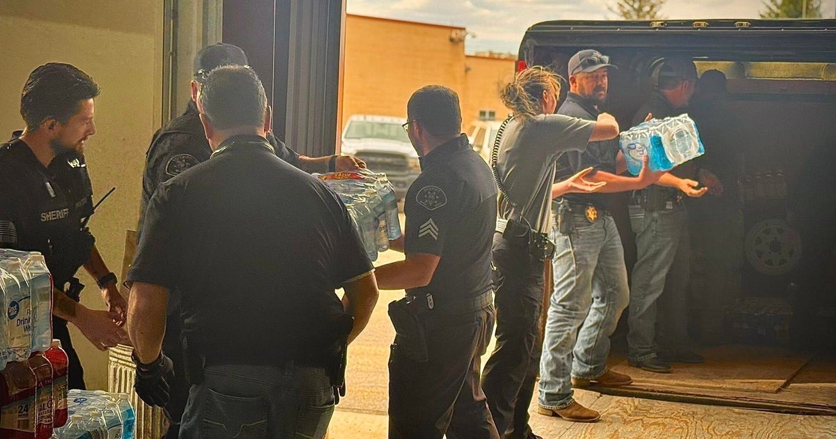 Colorado community gives back to firefighters on the frontlines 