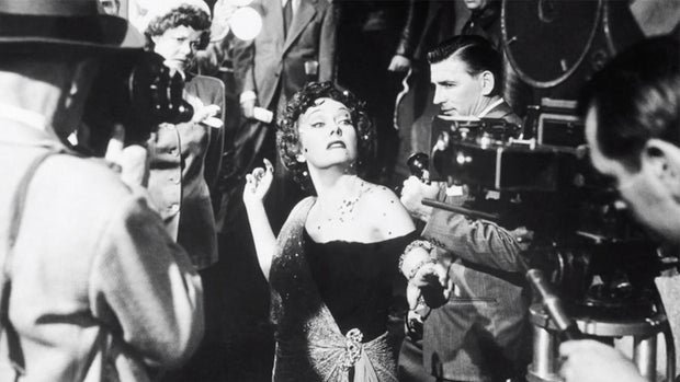 gloria-swanson-filming-sunset-boulevard.jpg 