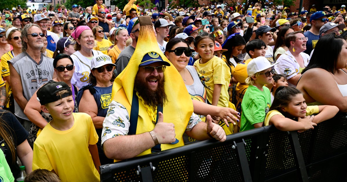 Fans go wild for night one of the Bananas in Denver 