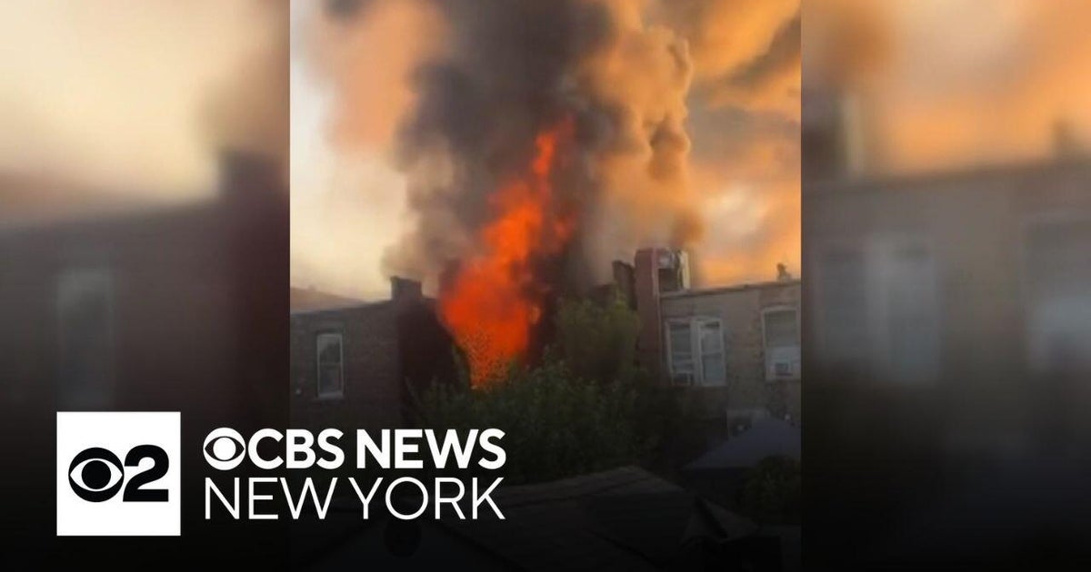 5 firefighters injured battling Queens fire - CBS New York