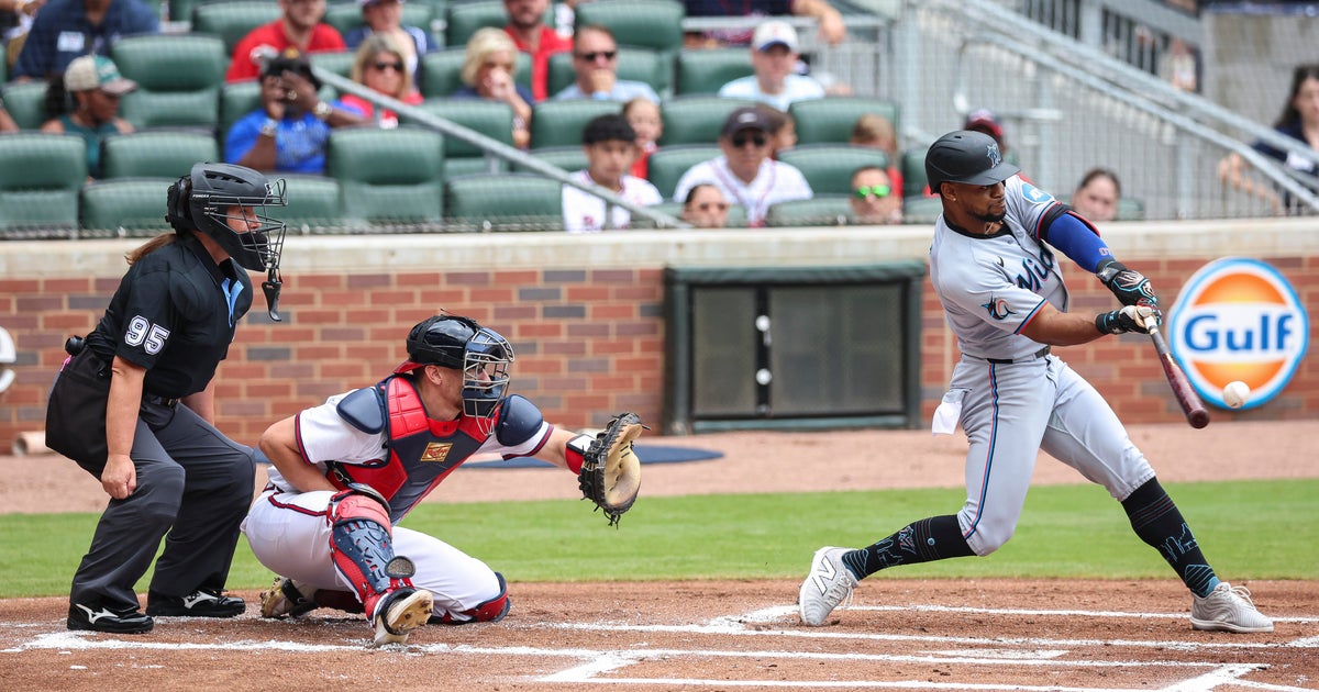 Atlanta Braves hit 3 homers, beat Miami Marlins 7-1 with Jen Pawol behind the plate to cap historic weekend