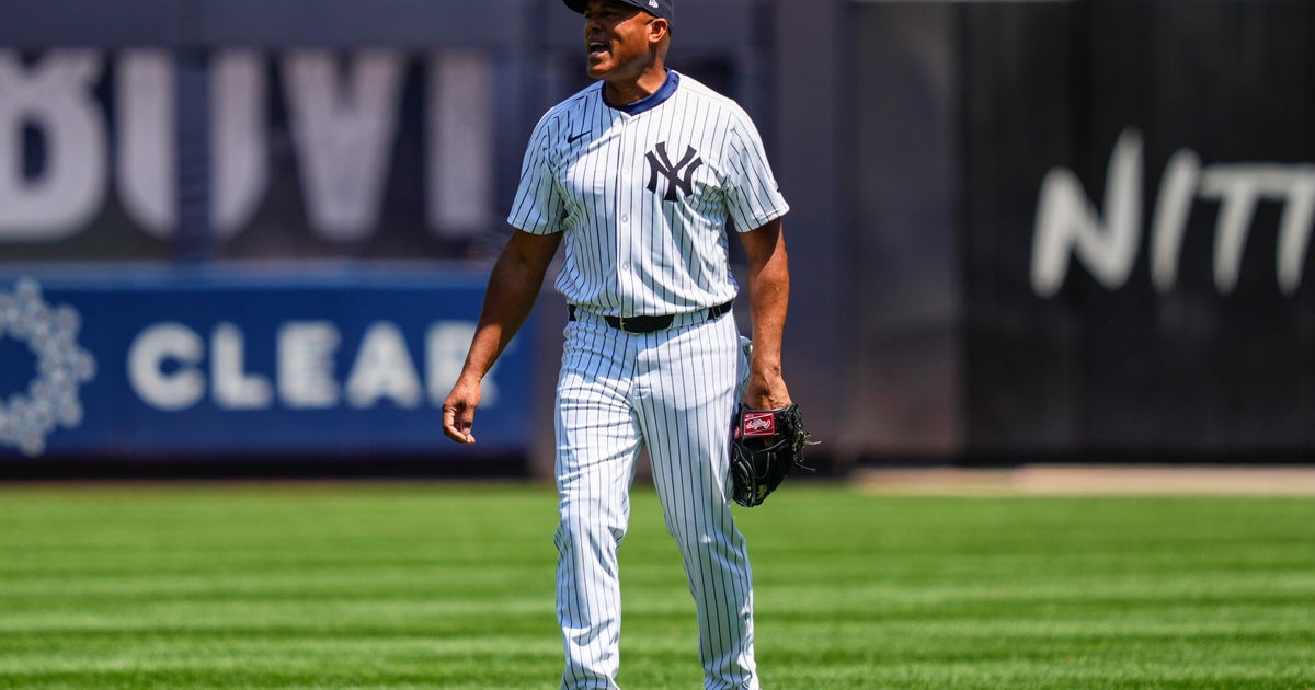 Mariano Rivera tears Achilles in Yankees Old-Timers' Day game, needs surgery 