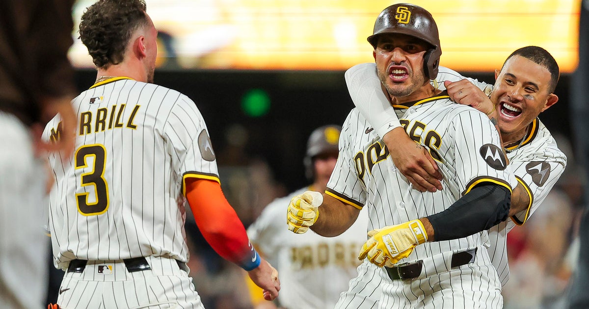 Padres walk-off Red Sox, 5-4, in 10 innings 