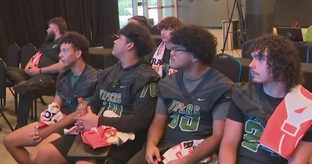 Miami Dolphins host Junior Dolphins high school media day – CBS News