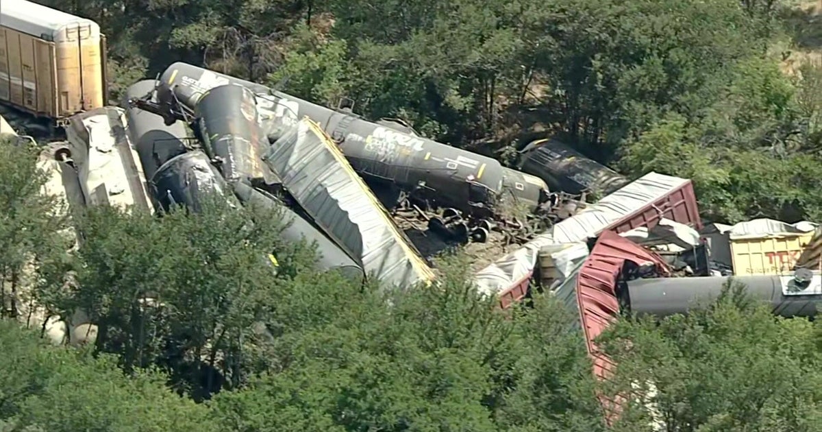 Emergency crews respond to train derailment in Palo Pinto County, officials say
