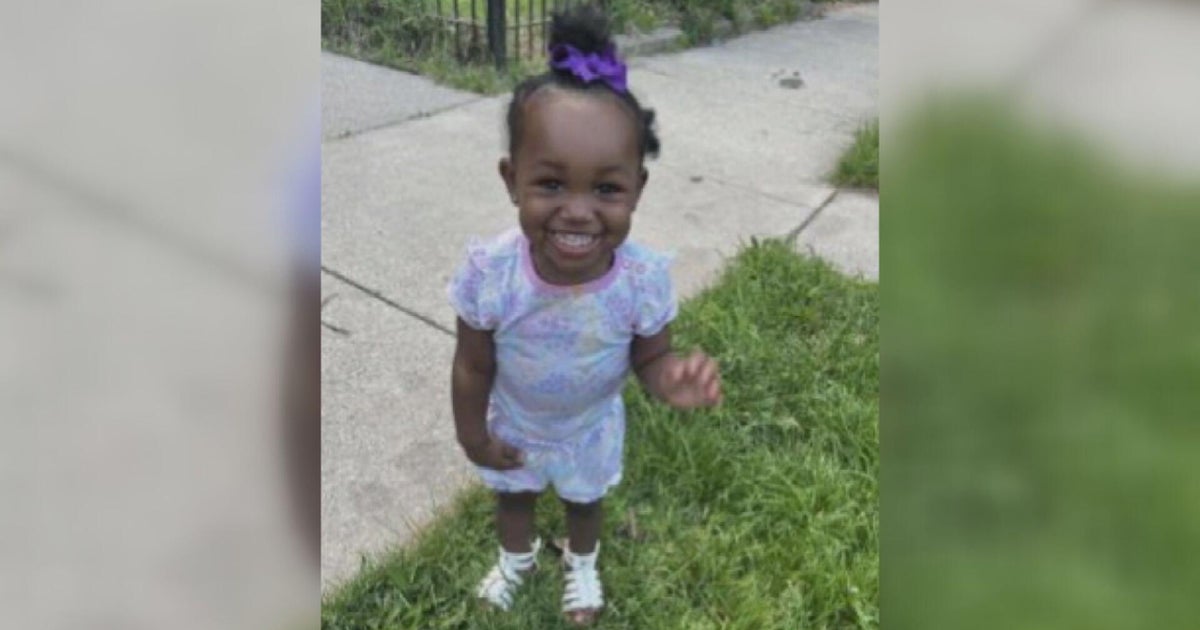 Toddler missing from West Englewood, Chicago police say 