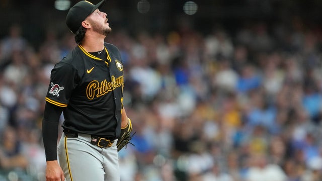 Pittsburgh Pirates v Milwaukee Brewers 