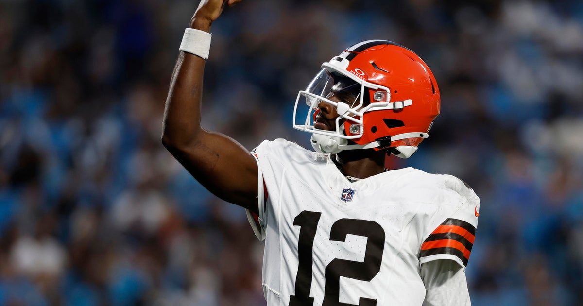 Browns rookie Shedeur Sanders injures his oblique during practice in Philadelphia 