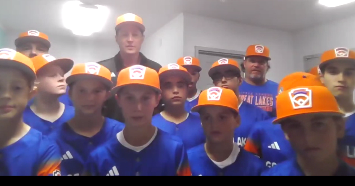 Clarendon Hills team prepares to go to bat in Little League World Series 