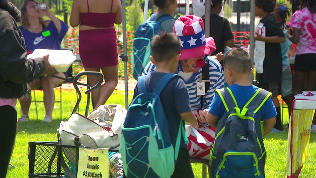5p-pkg-backpack-giveaway-wcco8hqu-00-01-1929.jpg 