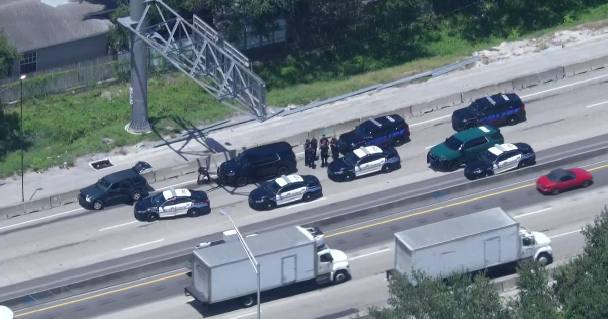 1 in custody after police chase ends on Florida's Turnpike near Hollywood 