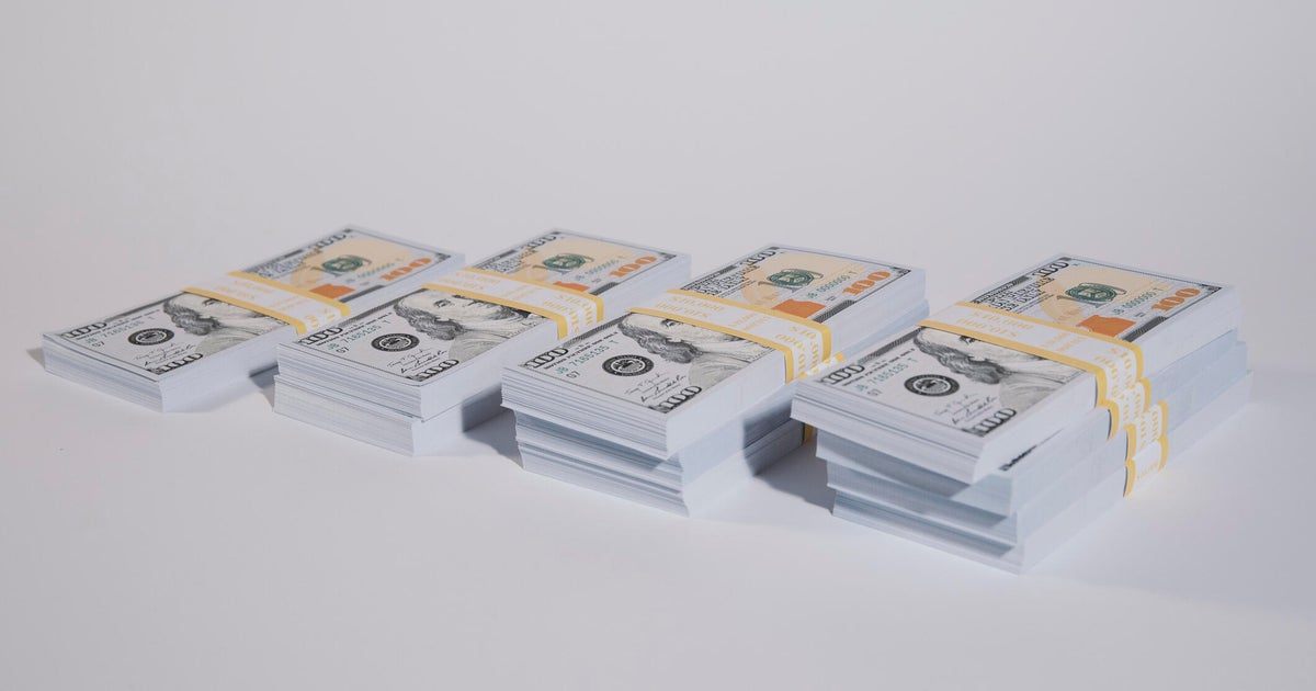 How much will a $100,000 high-yield savings account earn in 2025? 