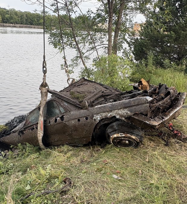 car-pulled-from-river-credit-stearns-county-sheriff.png 
